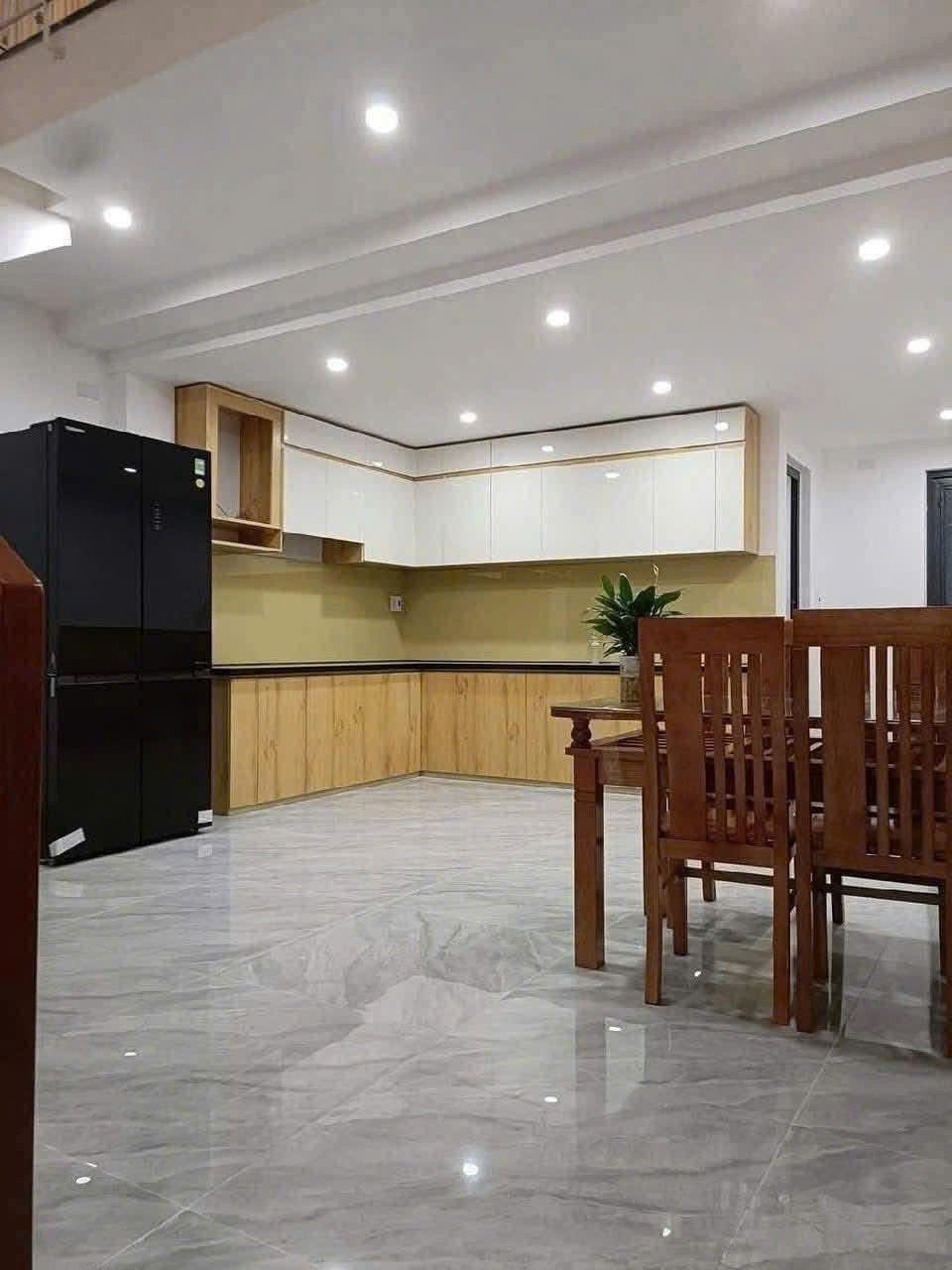 Cho thuê nhà mới xây mặt tiền đường Bùi Tấn Diên, Quận Liên Chiểu, Đà Nẵng