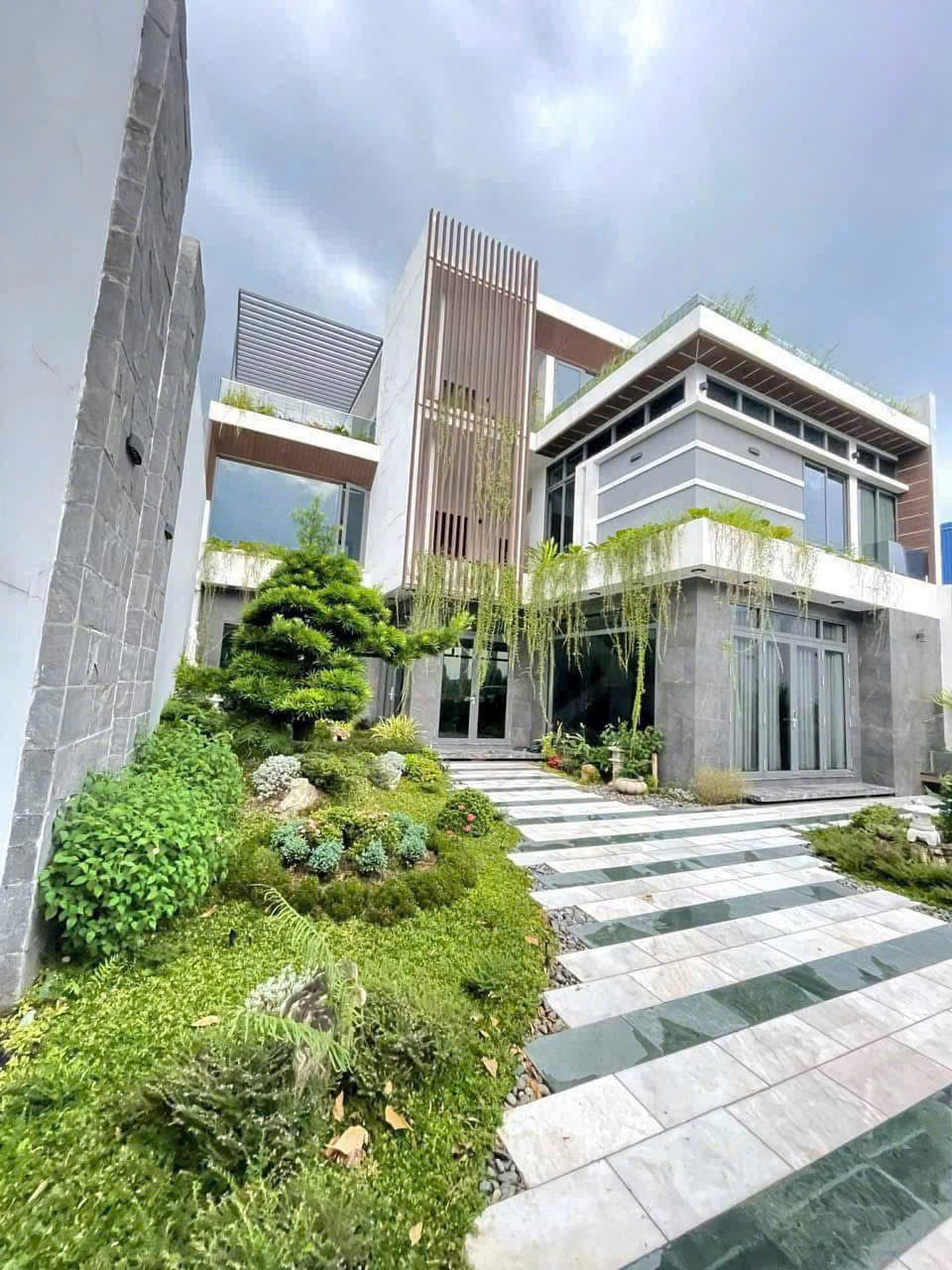 Cho thuê biệt thự sân vườn KP3 Trảng Dài Biên Hòa - Đầy đủ hồ bơi, giá 35 triệu/tháng