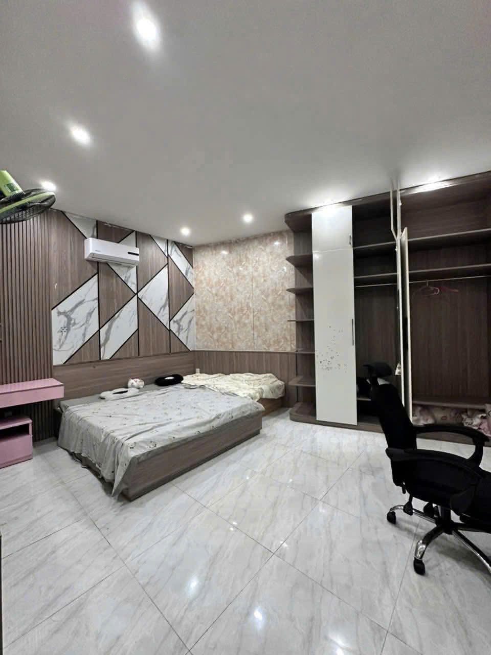 Cho thuê nhà 2 tầng kiệt Điện Biên Phủ, Chính Gián - Giá tốt!