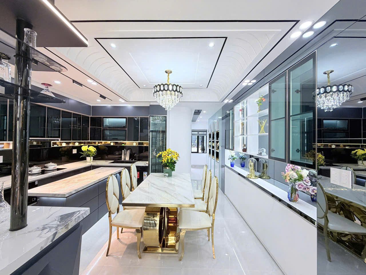 Cho thuê nhà mặt tiền Hồ Tùng Mậu, Hòa Minh - Giá cực tốt