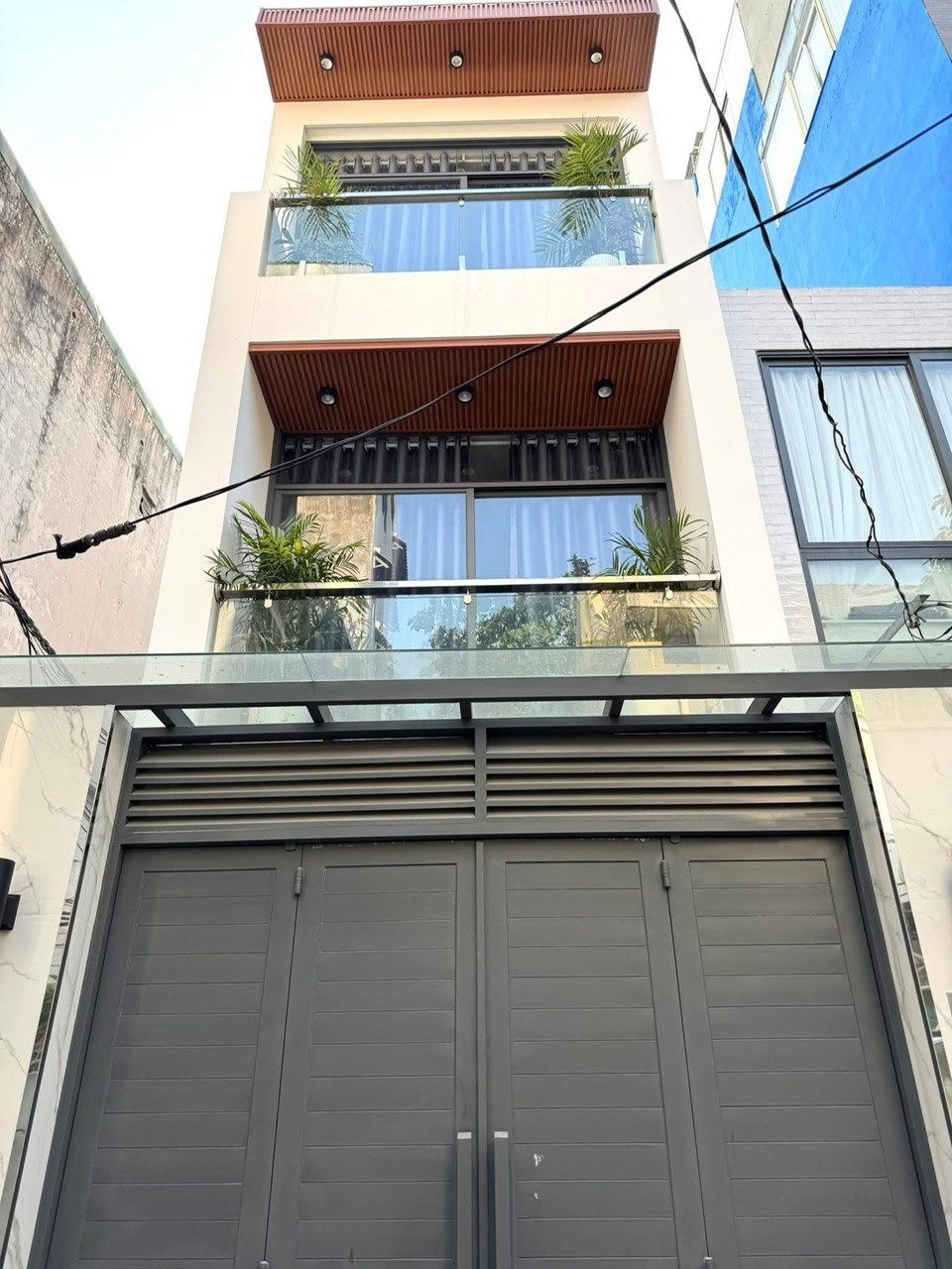Nhà riêng Hồng Hà, Tân Bình giá chỉ 3 tỷ 850 triệu, đầy đủ nội thất, sổ hồng riêng