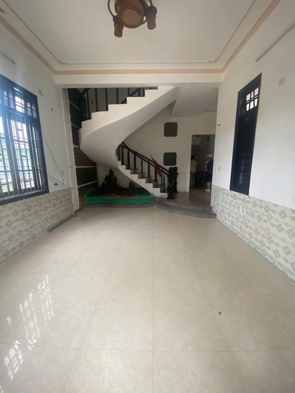 Hình 3