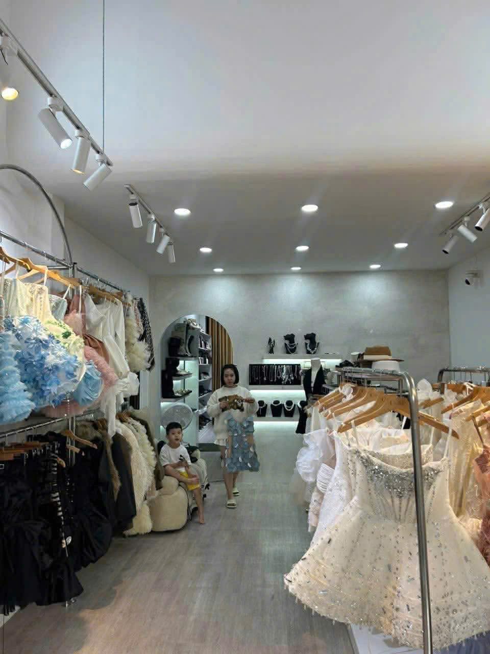 Cho Thuê Nhà Mặt Tiền Nguyễn Hoàng, Hải Châu Giá Tốt