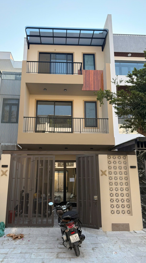 Bán gấp nhà đẹp Thảo Điền, Quận 2: 7.15 tỷ, 90m², sổ hồng riêng