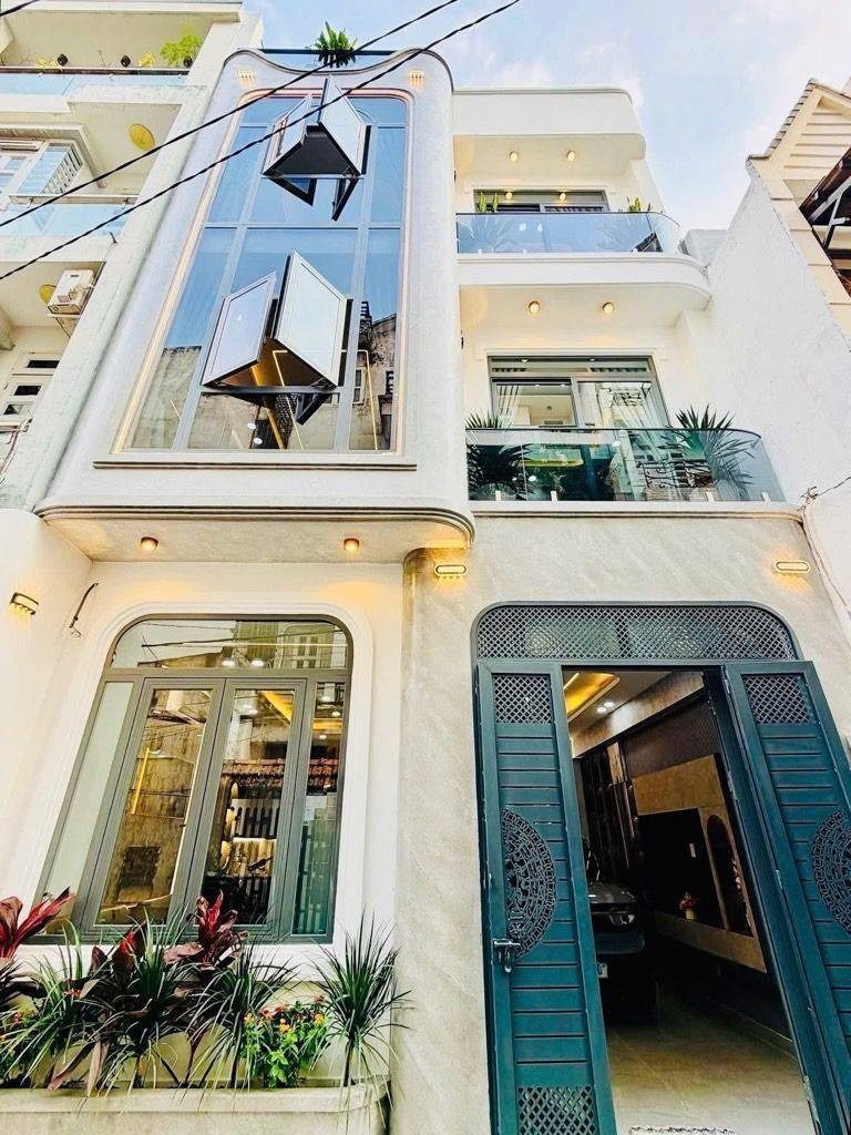 Bán nhà đẹp 78m2 ở Trần Bình Trọng, Q.5 - Sổ hồng riêng, hẻm xe hơi