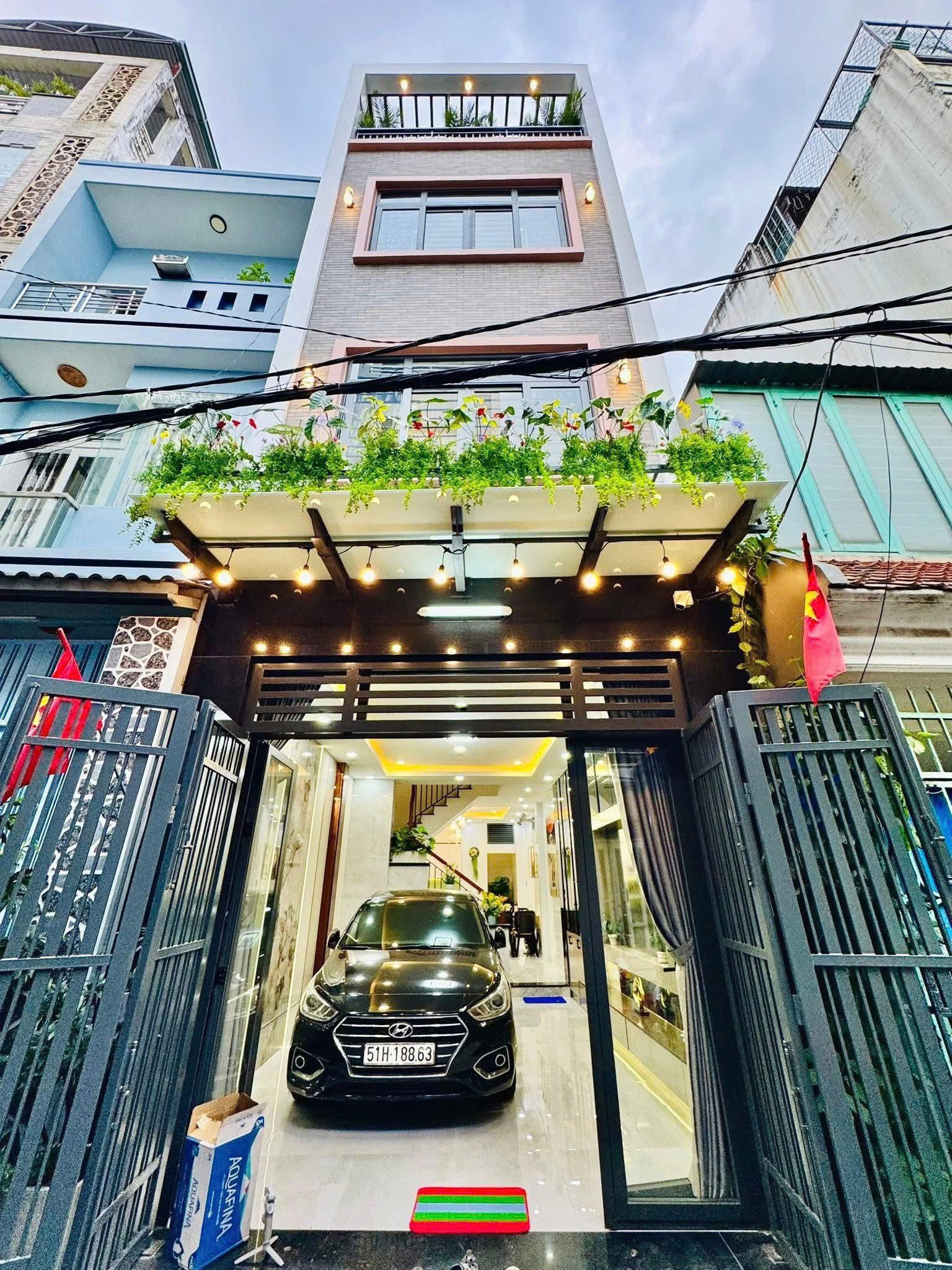 Bán gấp nhà Phường 4, Quận 6, giá 3.1 tỷ, 72m², 4 phòng ngủ, 4 tầng