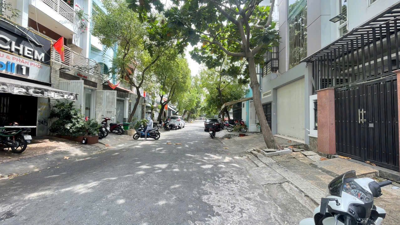 Bán Khu BT Kiều Đàm 207m², tiện xây CHDV, giá 32 tỷ