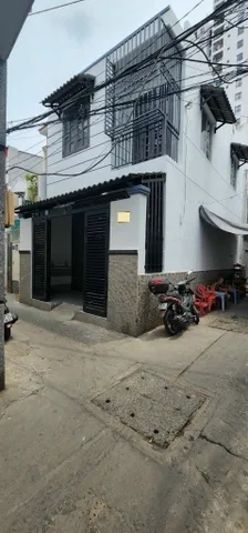 Bán nhà Quận 7 căn góc, Nội thất đẹp, Hẻm thông