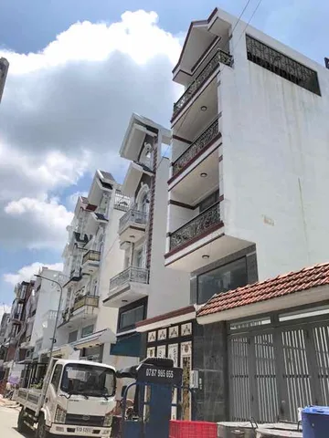 🏡 CẦN BÁN NGÔI NHÀ  ✨✨ 50m2- HẺM 8M- 4 LẦU- CHỈ GIÁ 5.3tỷ✨✨, Diện tích 50m2 ,4x12.5   Bến Lội  tỷ Phường Bình Trị Đông A, Bình Tân, Mô tả:, + Hẻm xe hơi 8m thông, gần chợ, trường mẫu giáo Đồng Nhi. Khu nhà cao tầng đồng bộ. An ninh, dân trí. Cách mặt tiền