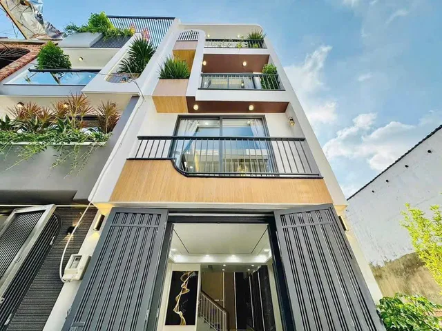 NHÀ ĐẸP GIÁ TỐT CUỐI NĂM NGAY BÌNH LỢI - BÌNH THẠNH ! 3 tầng + sân thượng, sổ sẵn - Giá chỉ 2.39 tỷ