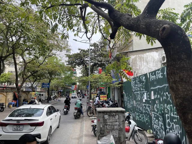 Bán đất Trung Kính (Cầu Giấy) 106/140m, mt 9.2m, giá 64 tỷ