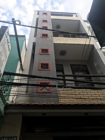 Bán nhà Hẻm 4 Tầng khu nhà giầu Quận 8, hàng xóm Quận 1