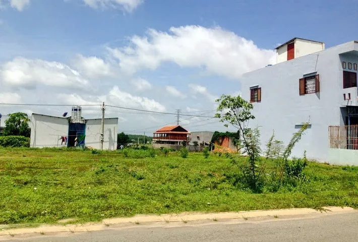 CẦN BÁN GẤP 5x50M=250M2 ĐẤT THỔ CƯ SỔ HỒNG RIÊNG NGAY TRUNG TÂM CHỢ, NGÂN HÀNG, TRƯỜNG HỌC. GIÁ 240TR