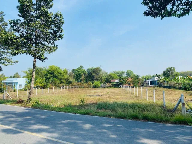 BÁN GẤP 200M2 ĐẤT NGAY GẦN KCN MINH HƯNG, BECAMEX THỔ, SHR GIÁ 295TR