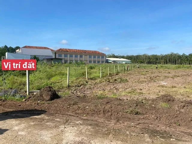 BÁN 1 SÀO ĐẤT 1.000M2 GIÁ 190TR, DÂN ĐÔNG GẦN TỈNH LỘ