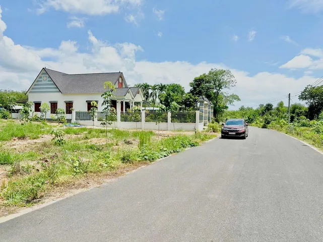 0931.783.209_Bán đất 250m² gần QL 14, sát chợ trường học dân đông. Giá 450TR