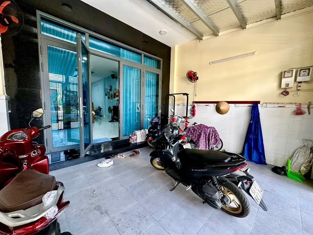 Bán gấp 3 tầng, HXH 1/sẹc, 105m2, Ngay Công Viên Làng Hoa, Nguyễn Văn Khối, Gò Vấp