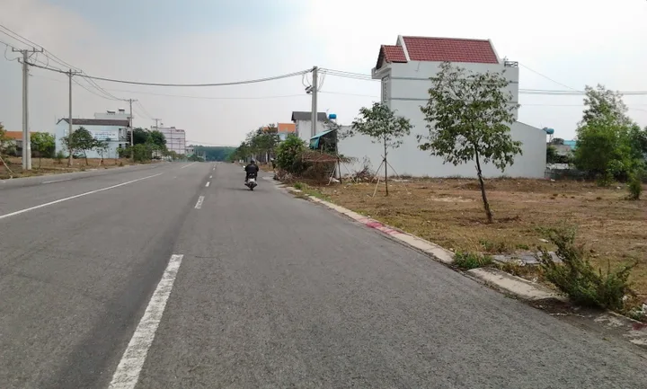 Bán đất 210m² 290 triệu Cách chợ 300m. LH: 0933.263.596 A.Vỹ