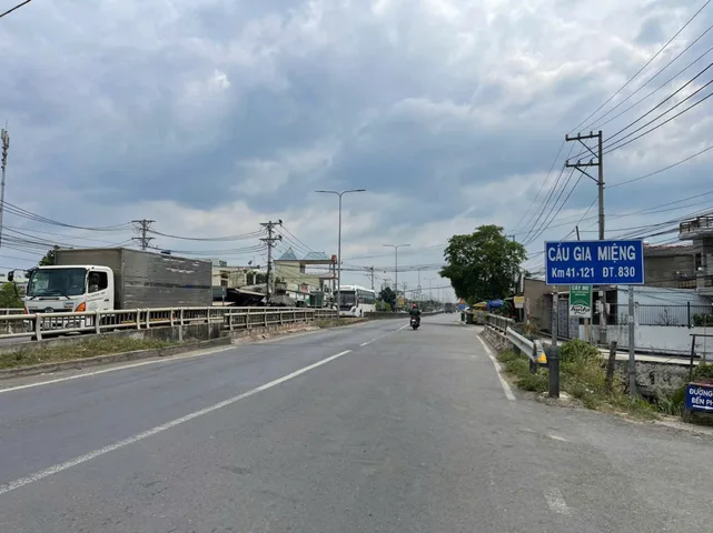 535m2 đất thổ vườn ấp 9, xã Lương Hòa,Bến Lức ,Long An giá 3,5 tỷ