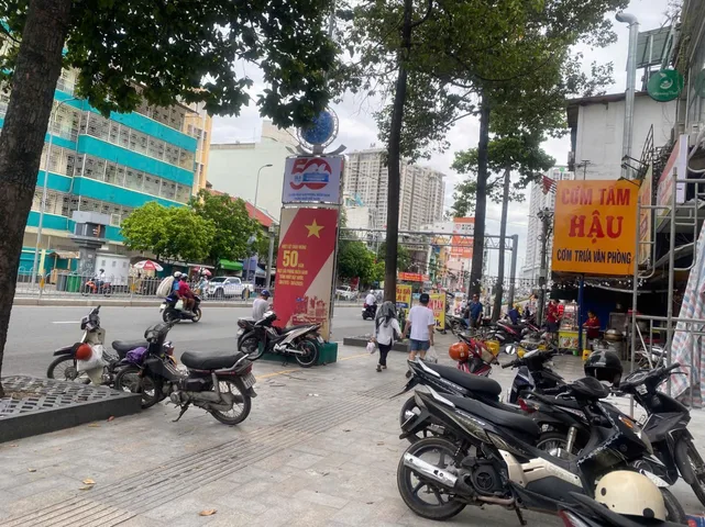 Bán nhà 3 tầng Mt Nguyễn Thái Học. P cầu ông Lãnh . 7.4 x20