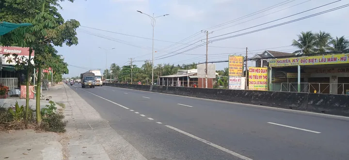 LÔ ĐẤT CỰC ĐẸP Rộng 2260m2 ngay SÁT Quốc Lộ 1A, đoạn Cầu nRượu, Châu Thành, Tiền Giang.