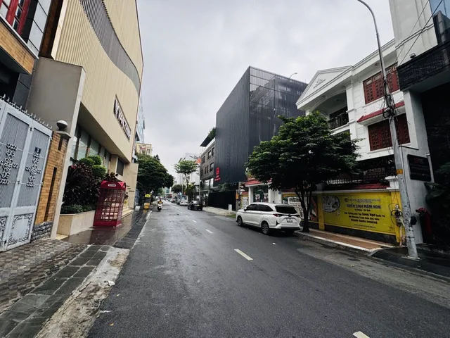 Bán nhà4 Tầng MT Huỳnh Lan Khanh Tân Bình