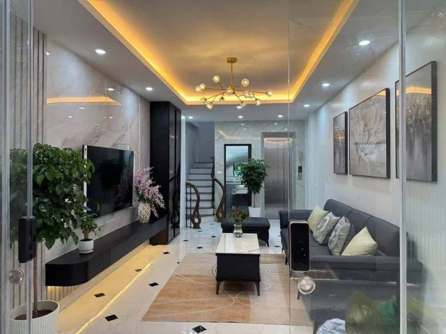Siêu Phẩm! Xuân La ,OTo qua nhà,Thang máy,DT: 38m2 x 5Tàng,Giá: 11.5 tỷ Tây Hồ