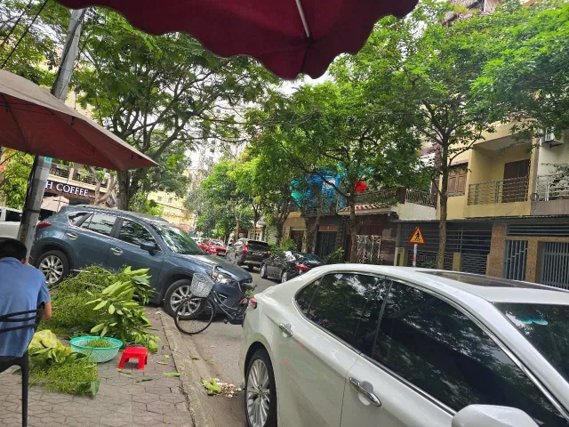 Bán nhà 4 tầng đẹp khu hud-A. Diện tích đất 82.5m. Nhìn vườn hoa. Làn 2 đường ngô tất tố. Phường võ cường bắc ninh
