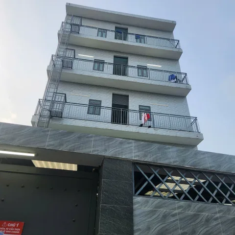 Bán nhà fuf thổ 2Mt trước sau. Có 28 căn hộ 75 triệu/tháng * 10 x 46