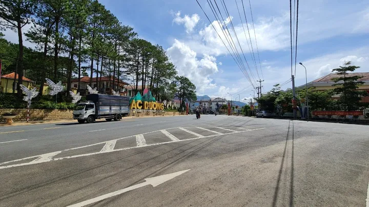 Bán Đất 171m2 giá 4,8 tỷ tại Đường Lạc Long Quân Thị trấn Lạc Dương