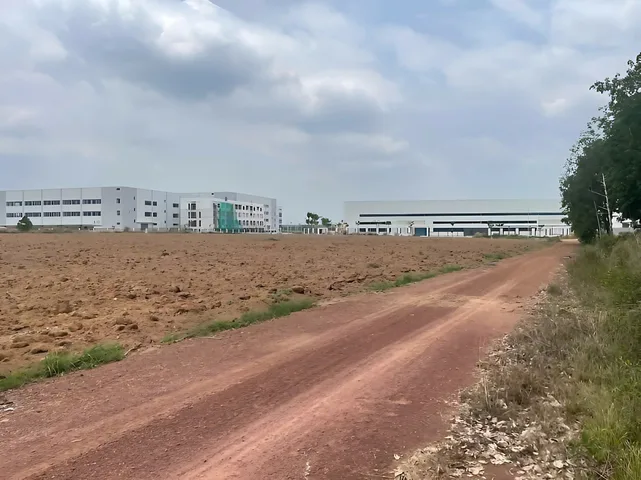 Gần 400m2 Đất Mặt Tiền đường Xuyên Tâm 32m Thổ cư 111m2 Lh: 0877 999 765