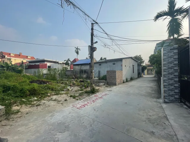 x bán 90m2 mặt đường 5m , giá 1,7 tỷ.Xích Thổ , Hồng Thái. An Dươn. liên hệ 0362558882