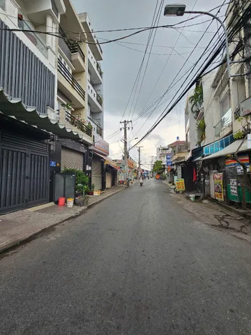 Bán nhà Biệt Thự + sân Vườn+ dẫy trọ 12p Mặt Tiền đ, số 2 Bình Tân