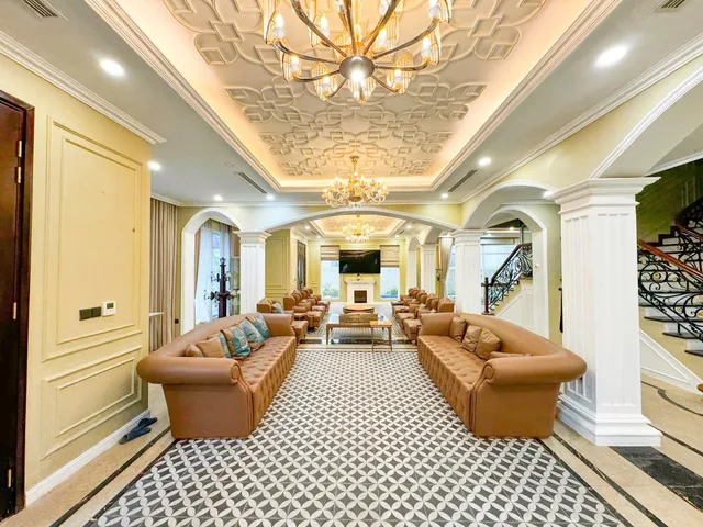 BT HƯỚNG DƯƠNG - VINHOMES RIVERSIDE - VIEW ĐẸP - NỘI THẤT CAO CẤP - GIÁ TỐT!