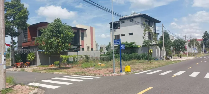 Bán đất 177.2m² ngang 10m giá 3.75 tỷ Phường Tam Long