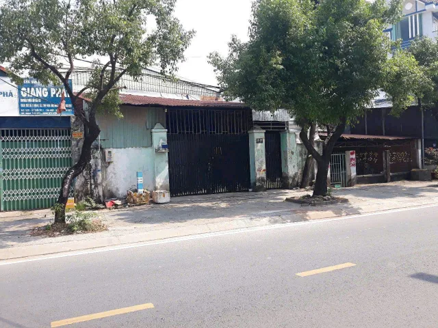 BÁN NHÀ XƯỞNG MẶT TIỀN ĐƯỜNG SONG HÀNH TÂN HIỆP, 211M2, GIÁ 11.8 TỶ