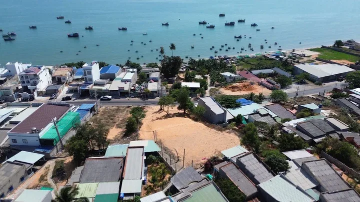 Bán 1249m thổ cư mặt tiền huỳnh thúc kháng, mũi né đối diện công viên biển giá tốt