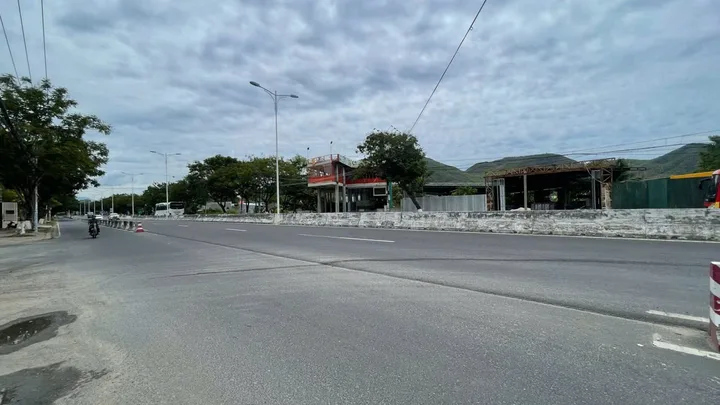 Bán đất 2 mặt tiền 1150m² ngang 29m giá 25 tỷ Phường Nam Nha Trang