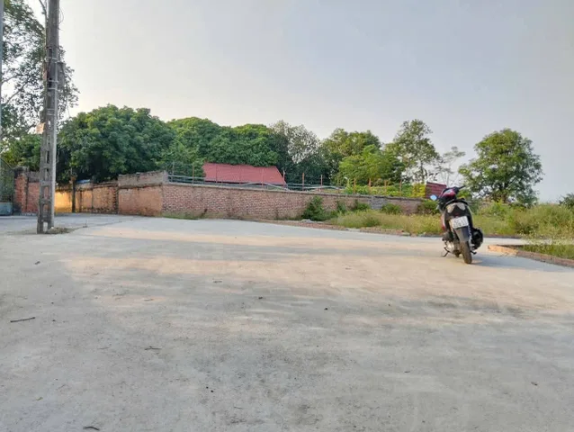 💥 CẦN BÁN LÔ ĐẤT 60m² FULL THỔ CƯ – VỤ BẢN, KIM ANH, HÀ NỘI 💥
📏 Diện tích: 60m² – Sổ đỏ chính chủ – Giao dịch ngay
📐 Mặt tiền: 4.18m – Nở hậu: 4.3m – Vuông vắn, chuẩn phong thủy
🚗 Ô tô vào tận đất