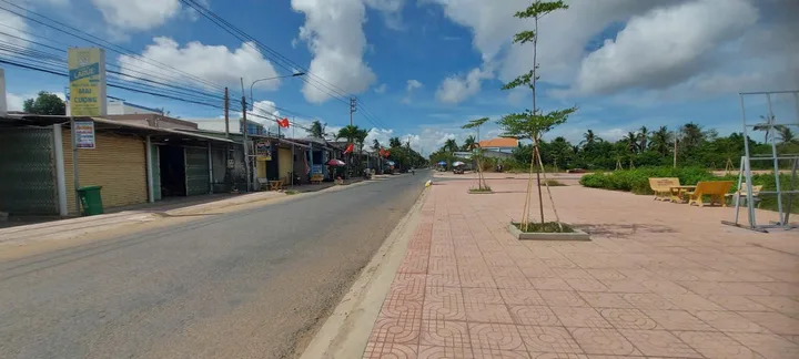 BÁN GẤP LÔ ĐẤT MẶT TIỀN ĐƯỜNG THỦY SẢN NẰM TẠI KHU ĐÔ THỊ THẠNH PHÚ CENTER - BẾN TRE