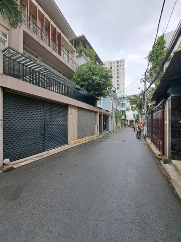 Bán nhà 182m² full thổ cư ngang 9m giá 33 tỷ tại Phường Tân Sơn Hòa