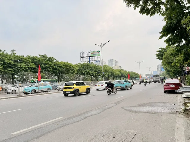 BÁN NHÀ MẶT NGÕ THÔNG. KD. 6 TẦNG. GARA Ô TÔ. THANG MÁY. ĐƯỜNG GIẢI PHÓNG