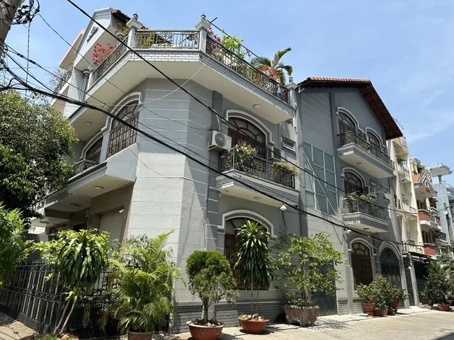 Bán nhà 3 TẦNG CĂN GÓC MẶT TIỀN LÊ THỊ BẠCH CÁT Q11