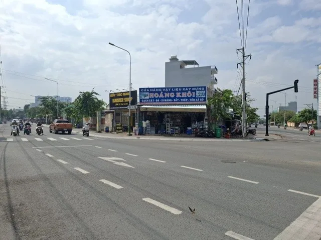 Mặt tiền kinh doanh - Dòng tiền  100 triệu/ tháng.