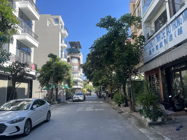 Bán đất dãy LK6 giãn dân bò sơn 4. Cạnh hud-B. Làn 2 đường hoàng hoa thám. Diện tích 87.8m mặt tiền 4.5m hướng đông bắc. Phường võ cường tỉnh bắc ninh