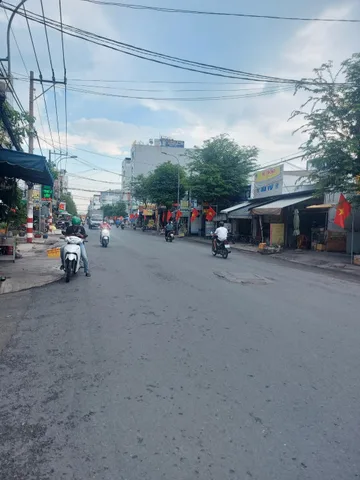 Mặt Tiền Đường Cống Lở ngang 4.5m , giá 14.1 tỷ Phường 15 , Tân Bình