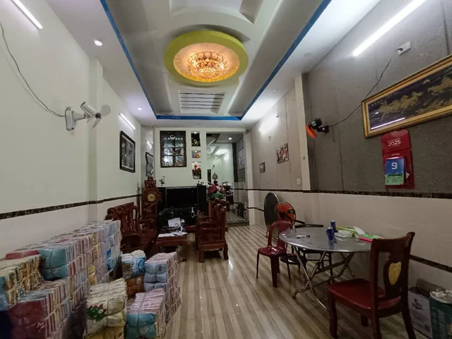MTKD - Nhà 5 Tầng - Đường 8m, giá 9.5 tỷ Phường BHHA, Bình Tân.