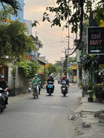 Bán nhà Gấp 3 TẦNG MT Đường Số 8 Bình Tân