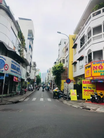 Bán nhà tại 32 Huyền Quang, Phường Tân Định, Quận 1, HCM. DT 33.5m2 giá 13 tỷ TL
