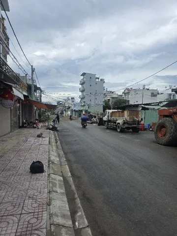 Bán nhà đường 15m có lề, 67m2 (4x17), Ngay Nguyễn Quý Yên, giáp Q6, chỉ hơn 5 tỷ HCM